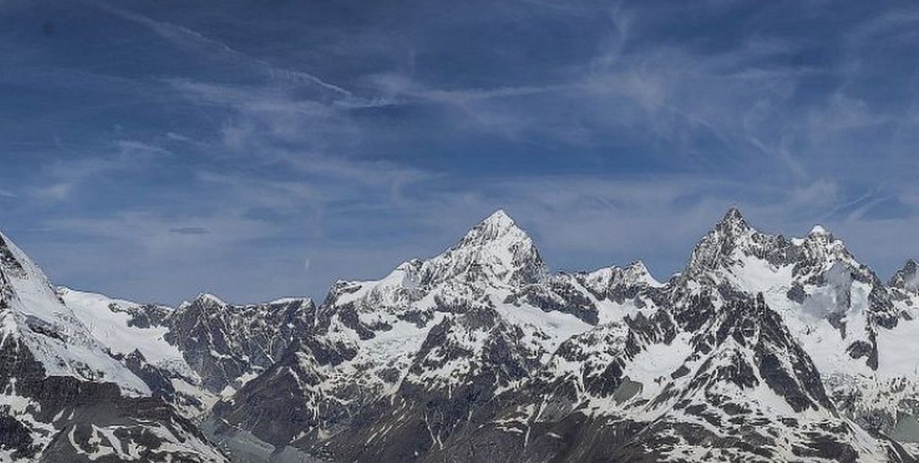 Cinco muertos en dos accidentes aéreos en los Alpes suizos