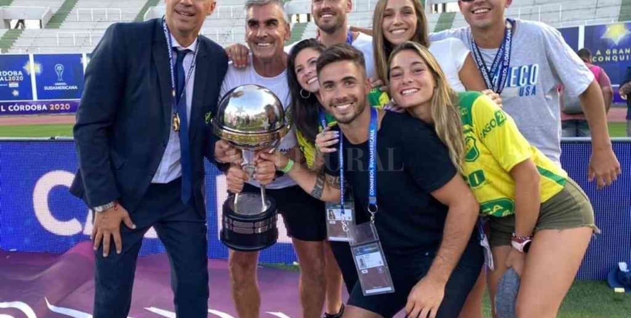 Gustavo Nepote: "De recibir 20 mensajes de whatsapp por día, pasé a 400"