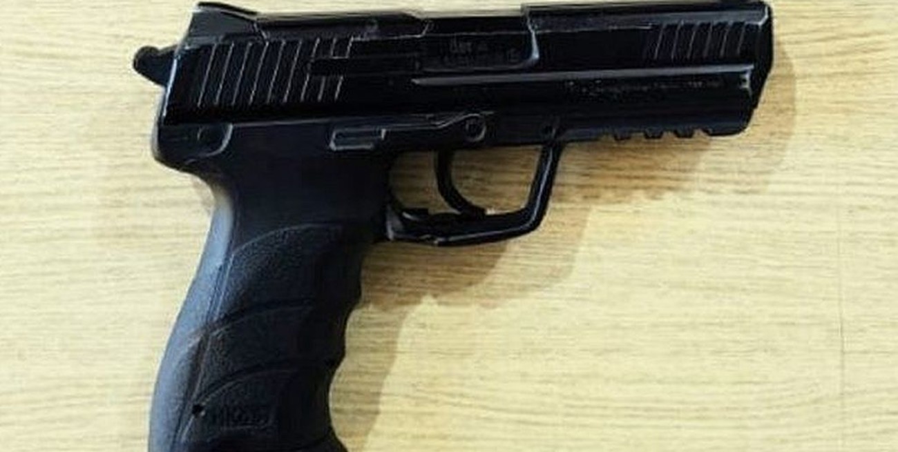 Escándalo en Paraná: un alumno entró a la escuela con un arma de fuego