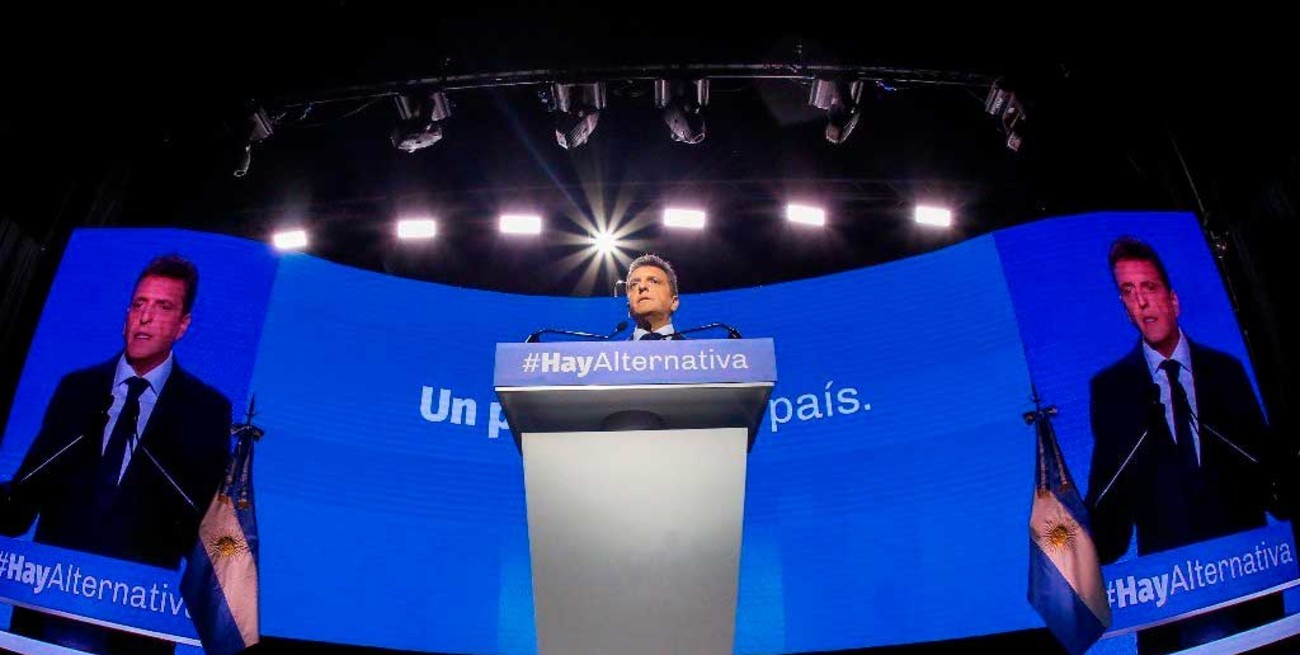 Massa se presentó como "la alternativa" y convocó a la oposición