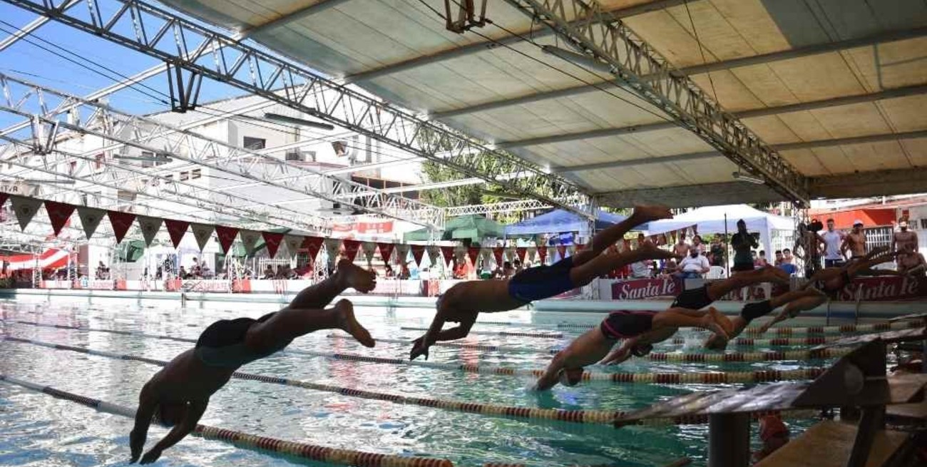 La pileta de Unión volvió a llenarse de competencias