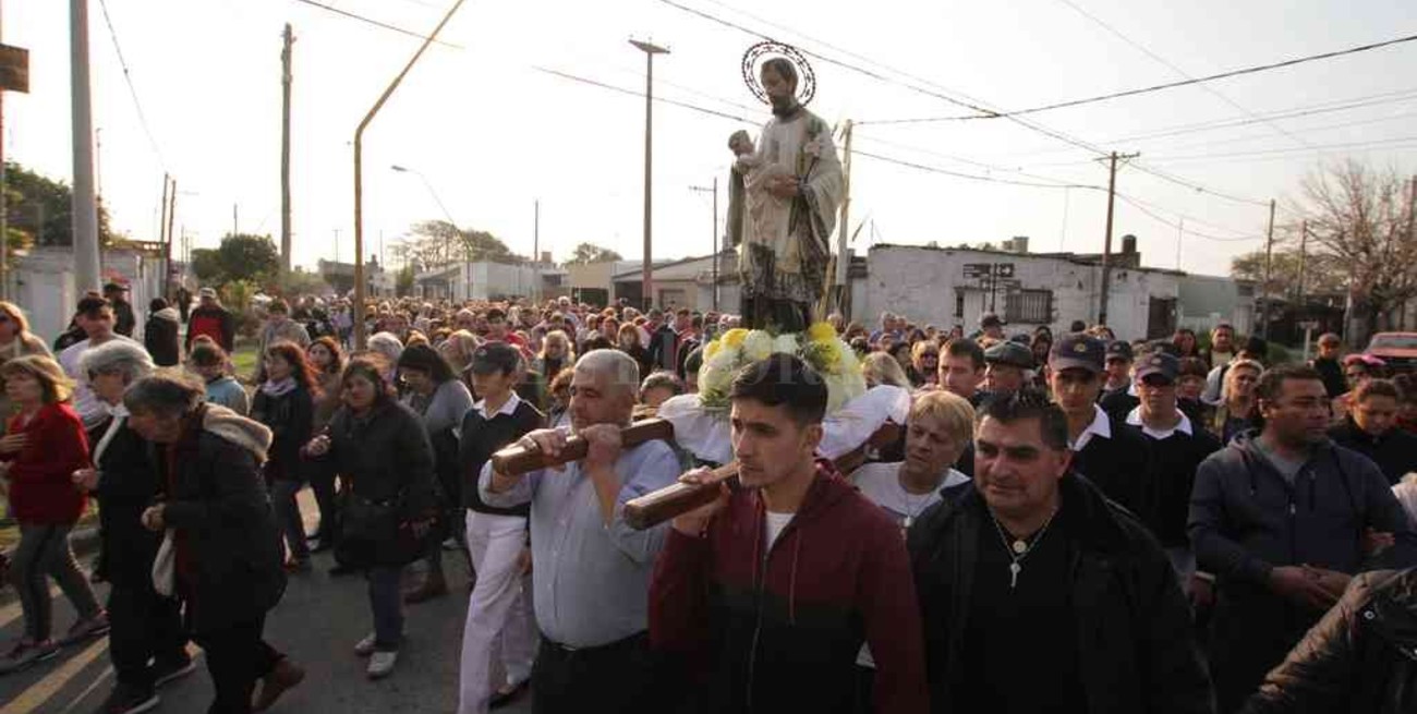 Los fieles venerarán a San Cayetano con una caravana de autos en la ciudad