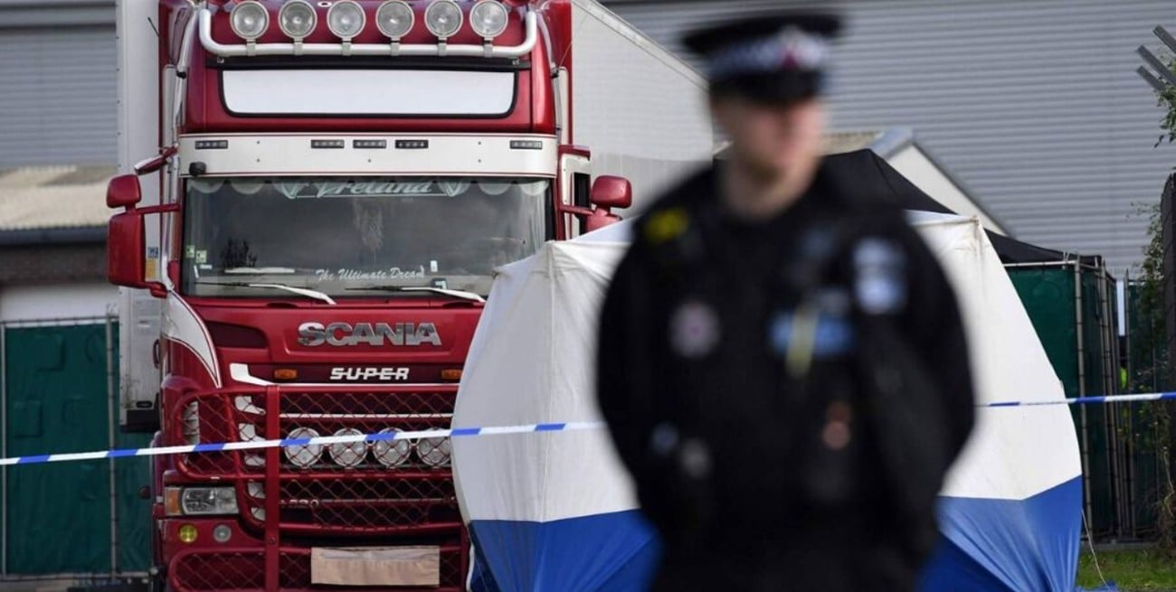 Hallan a 41 inmigrantes afganos en un camión en Grecia