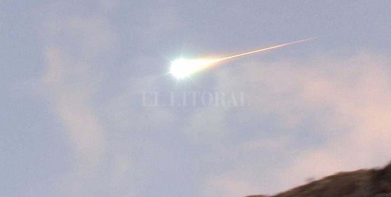 Video: una misteriosa "bola de fuego" sobrevoló el cielo español