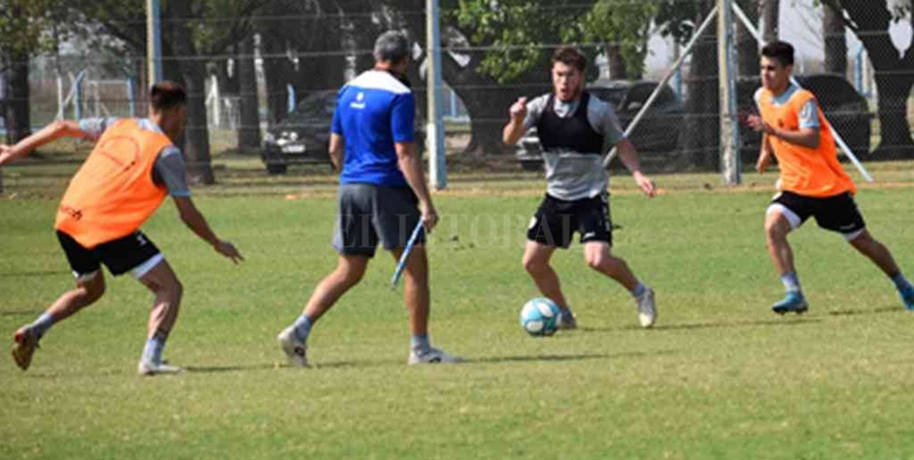 Comenzó a rodar la pelota en Atlético de Rafaela