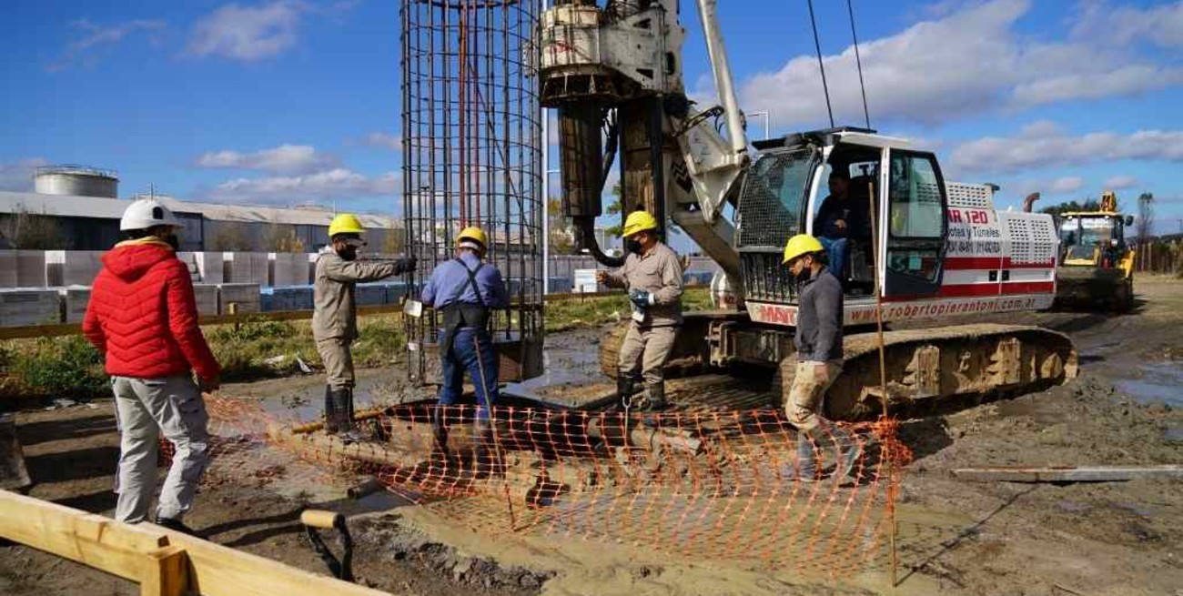 Empezó el pilotaje para edificar la segunda torre Garden Inn Residences en el Dique II   