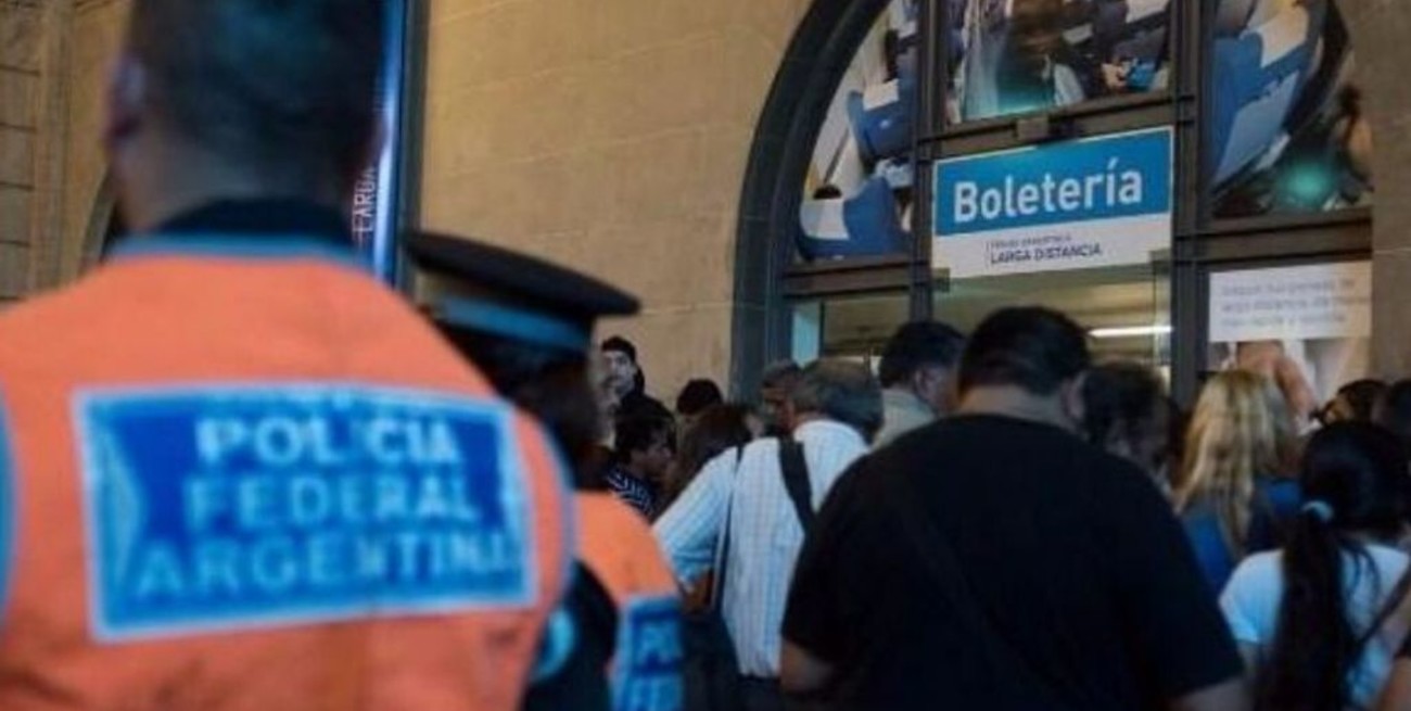 Frederic aclaró que la policía podrá pedir DNI en los trenes pero con "justificación"