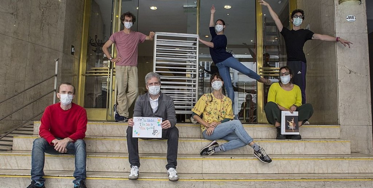 El personal del Teatro Colón atiende un centro de cuarentena