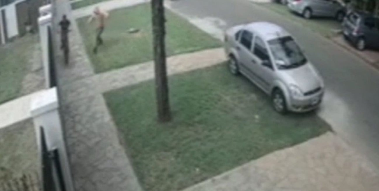 Video: motochorros le robaron la bici a un nene de 11 años y quedó registrado