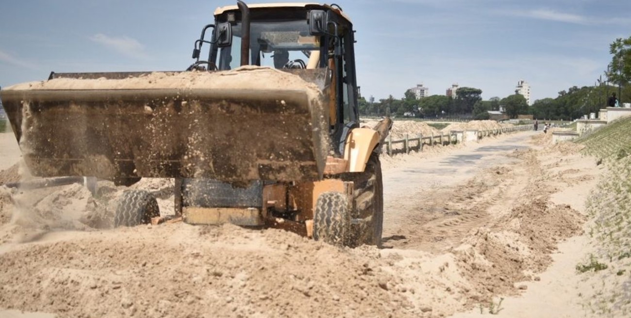 Ponen en condiciones las playas y parques de la ciudad para el verano