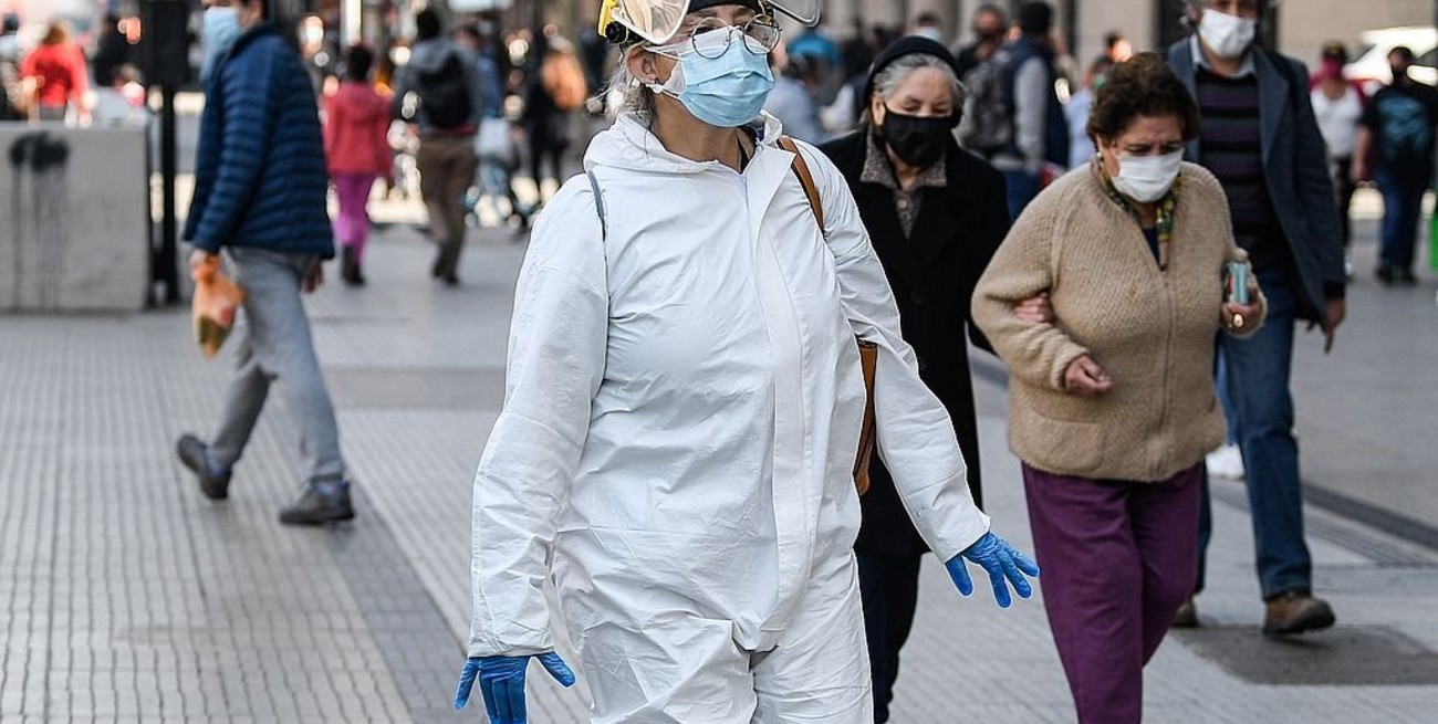 Con más de 2.000 casos, Chile reporta la cifra de contagios diarios más alta en tres semanas