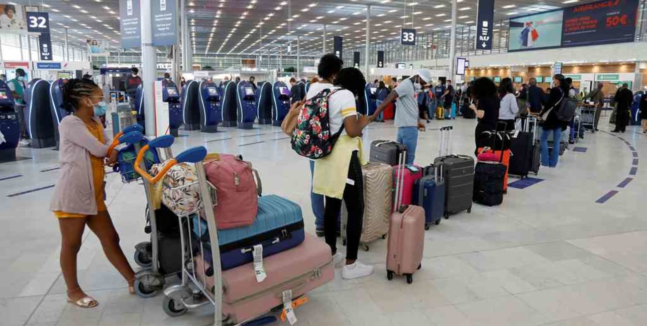 La Unión Europea reabre sus fronteras a los viajeros vacunados