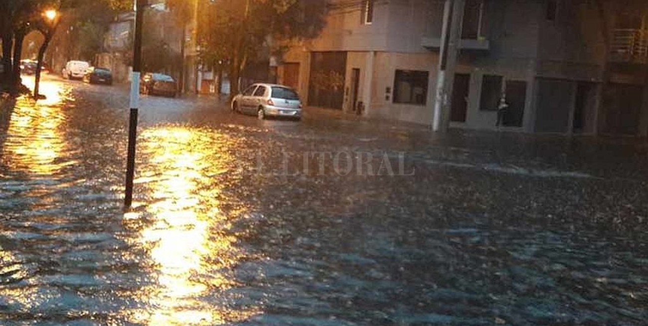 Zonas de Rosario anegadas por el temporal