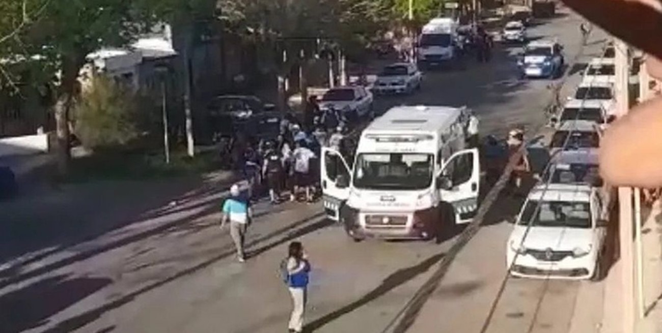 Cutral Co: murió un hincha de Alianza tras caer de la tribuna