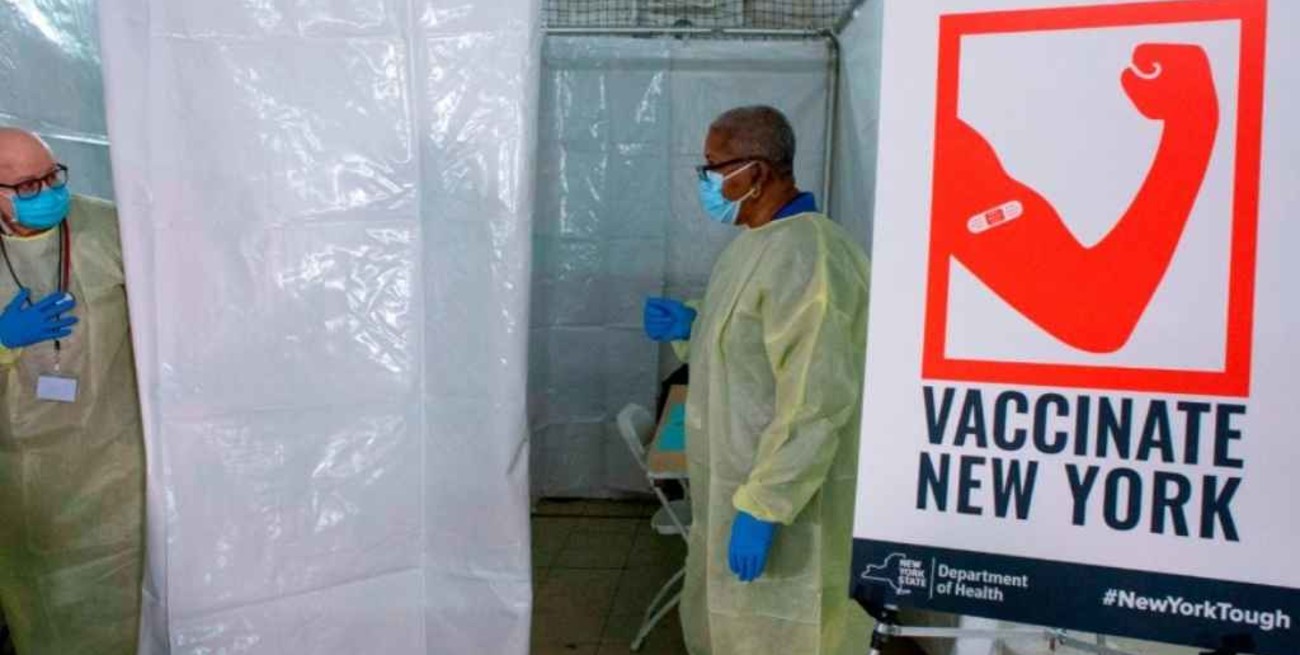 En medio de un aumento de casos, el alcalde de Nueva York intenta fomentar la vacunación  