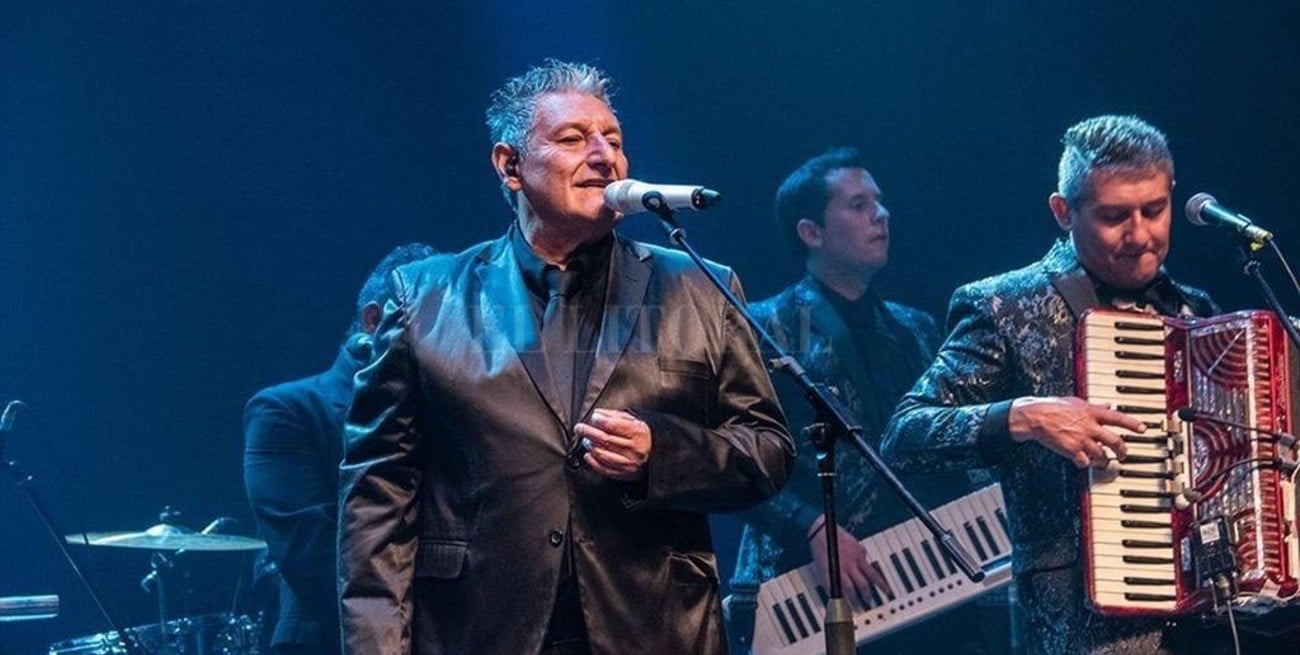 "El Brujo" Ezequiel festeja en el Teatro Municipal 