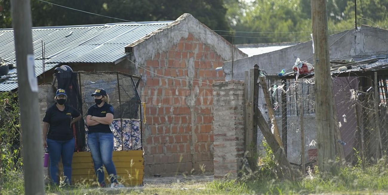 Buscan a Tehuel casa por casa
