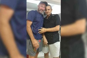 Gentileza Luis Tomé y Dante Fernández, compañeros en Unión en aquel ascenso de 1989 y amigos para toda la vida.