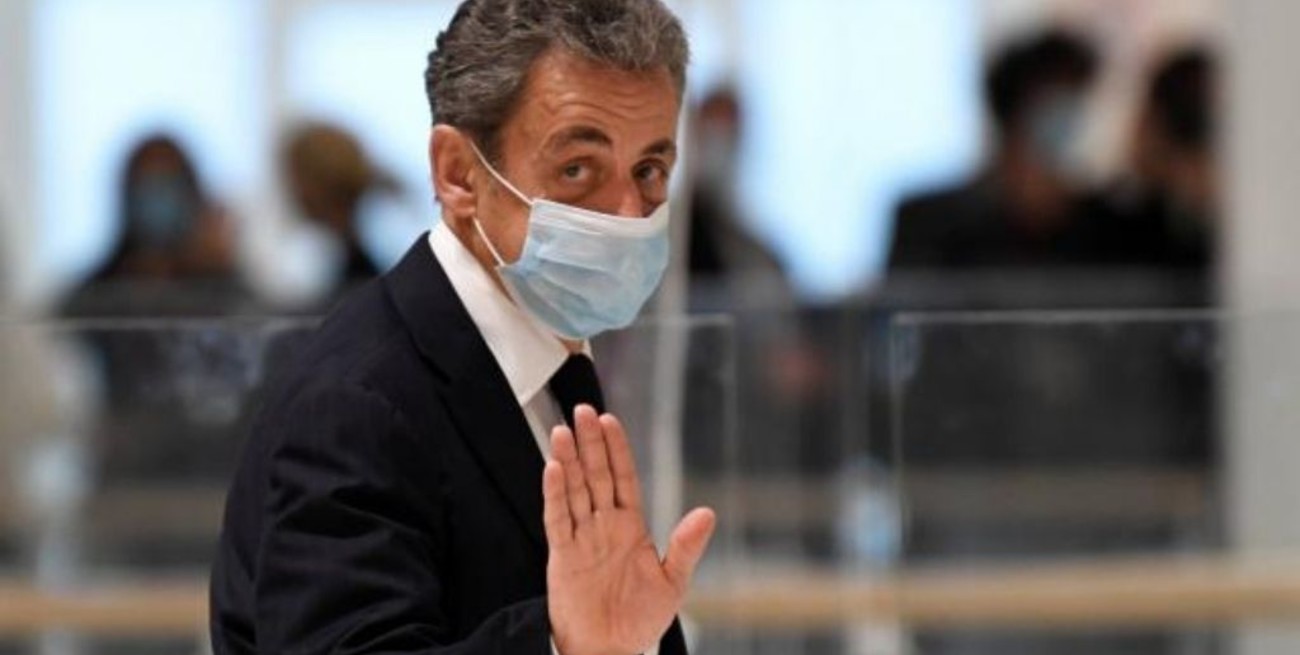 Condenan al expresidente francés Nicolás Sarkozy a un año de prisión 