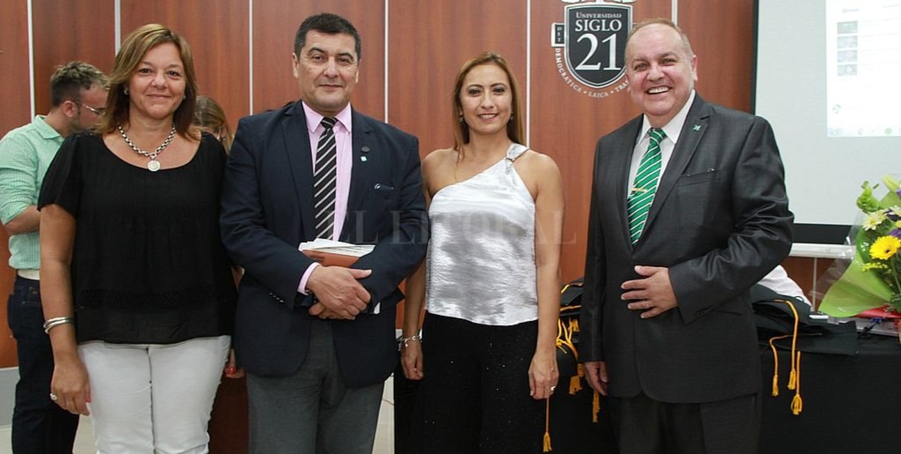 Impactante acto de egresados de la Universidad Siglo 21