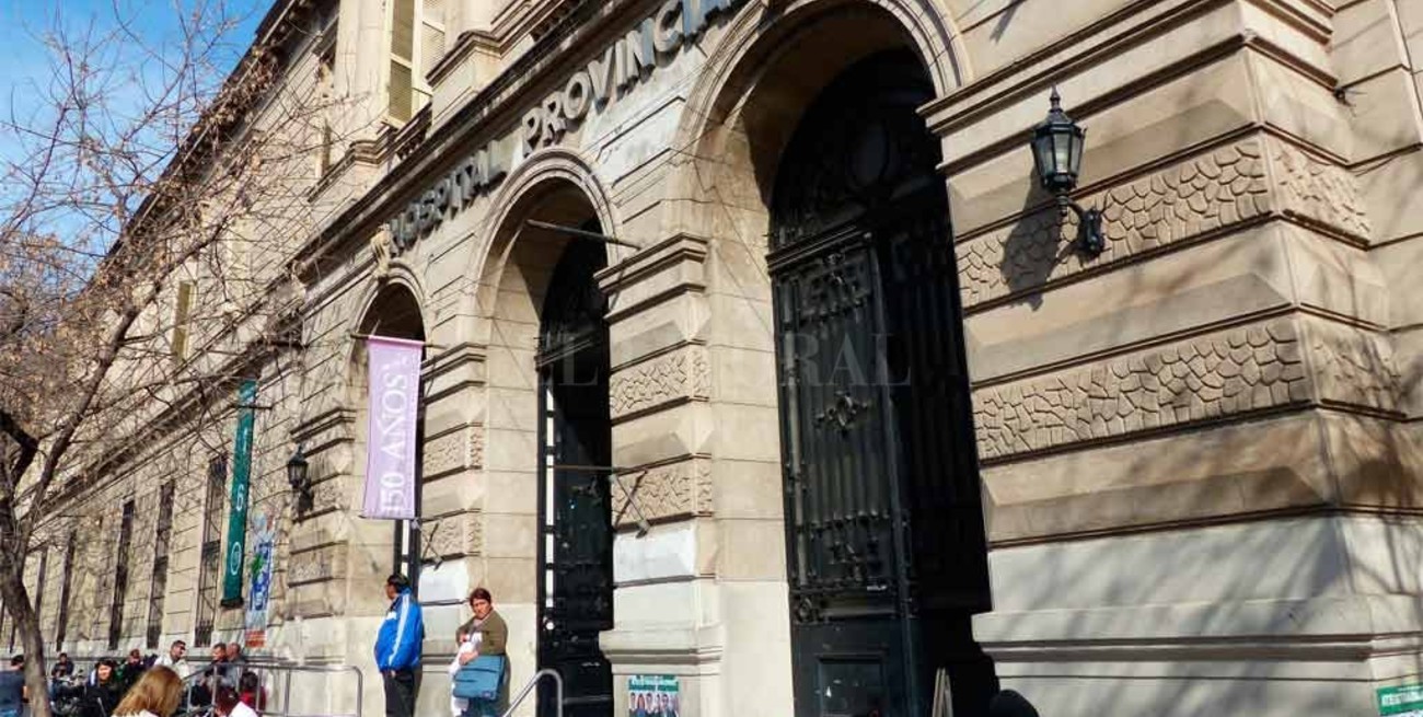 Rosario: dispararon desde un auto y mataron a un hombre