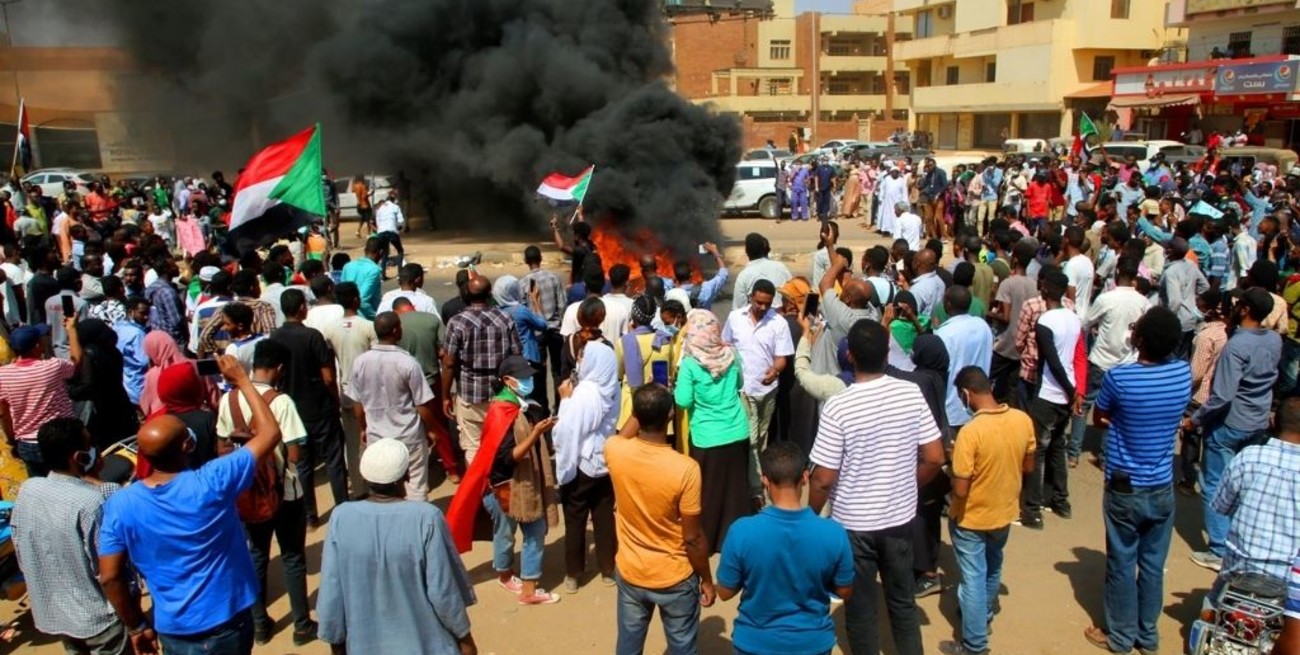 Golpe de Estado en Sudán: el ejército detiene al primer ministro