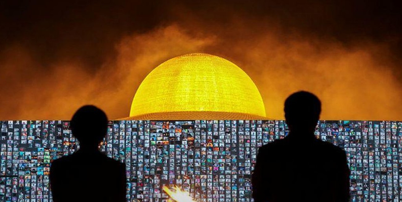 Tradición y tecnología: 200.000 budistas tailandeses celebraron su día sagrado a través de zoom