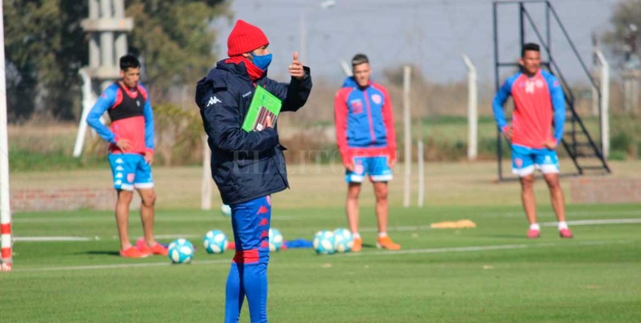 Presentan a Azconzábal en Unión