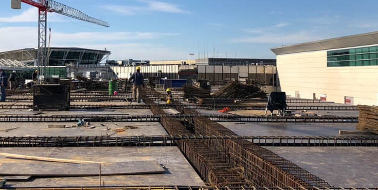 Derrumbe en Ezeiza: al menos un muerto y 13 heridos