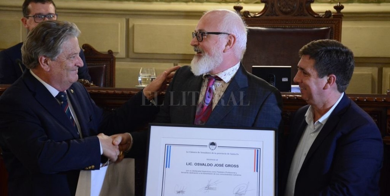 El Senado homenajeó a Osvaldo Gross