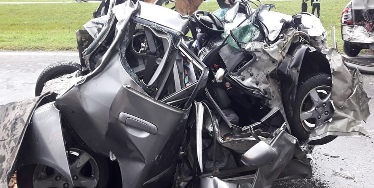 Dos heridos en un impactante siniestro vial en la autopista Rosario - Buenos Aires