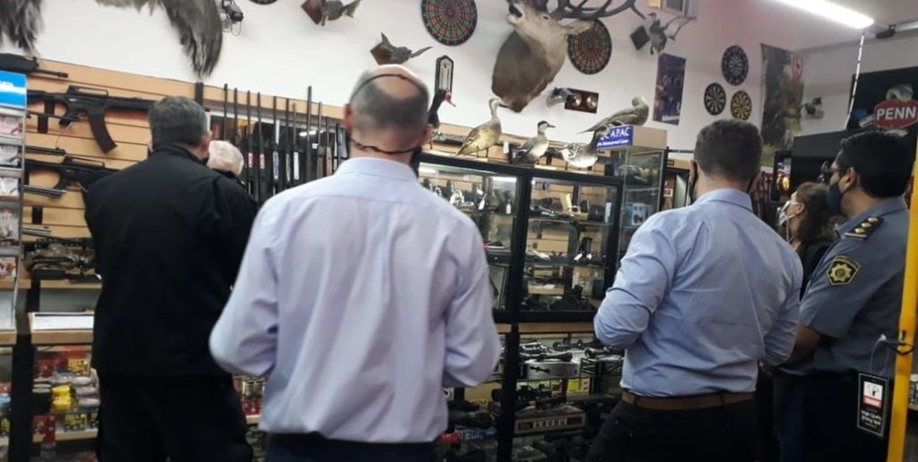 Seguridad: operativos conjuntos de inspección en armerías locales