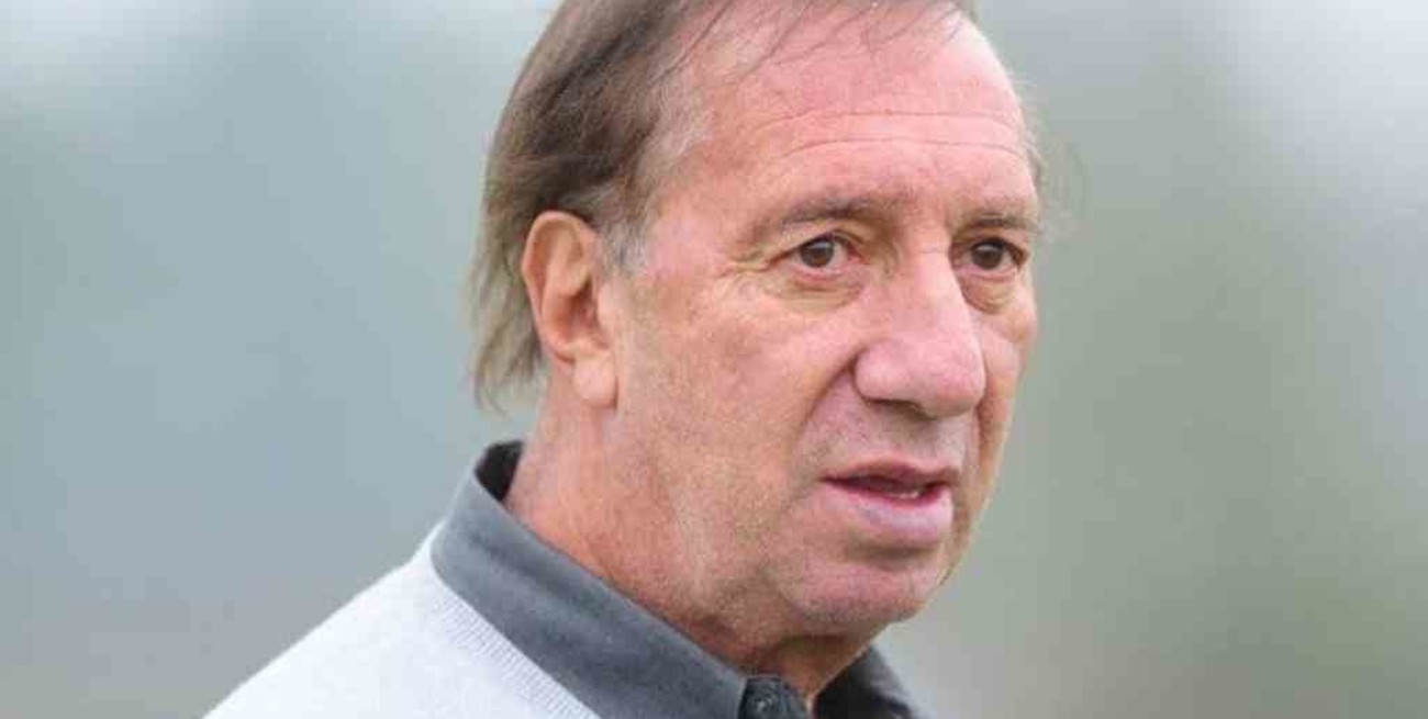 Carlos Bilardo se sometió a un tercer hisopado por coronavirus