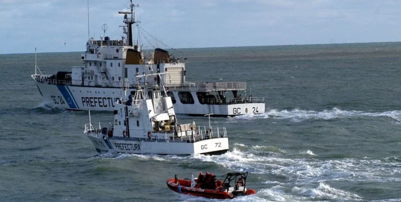 Continúa la búsqueda del hombre que se habría arrojado al mar desde el buque Don Turi