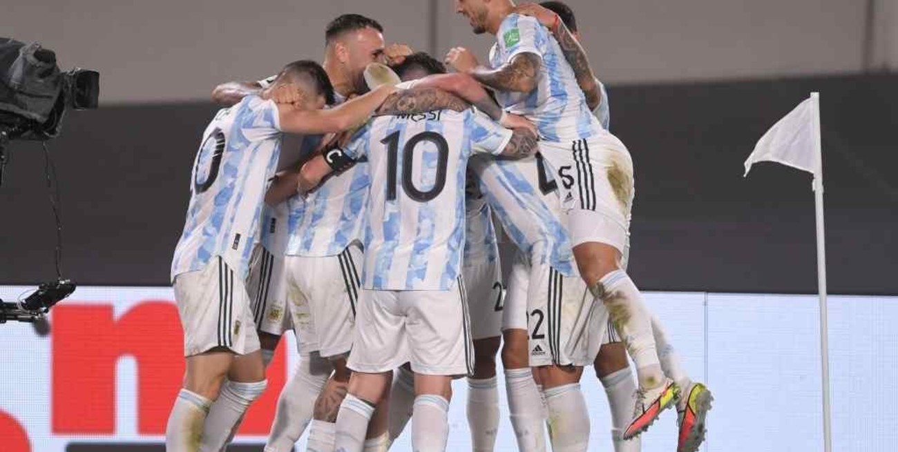 Con buen fútbol, Argentina goleó a Uruguay en el Monumental
