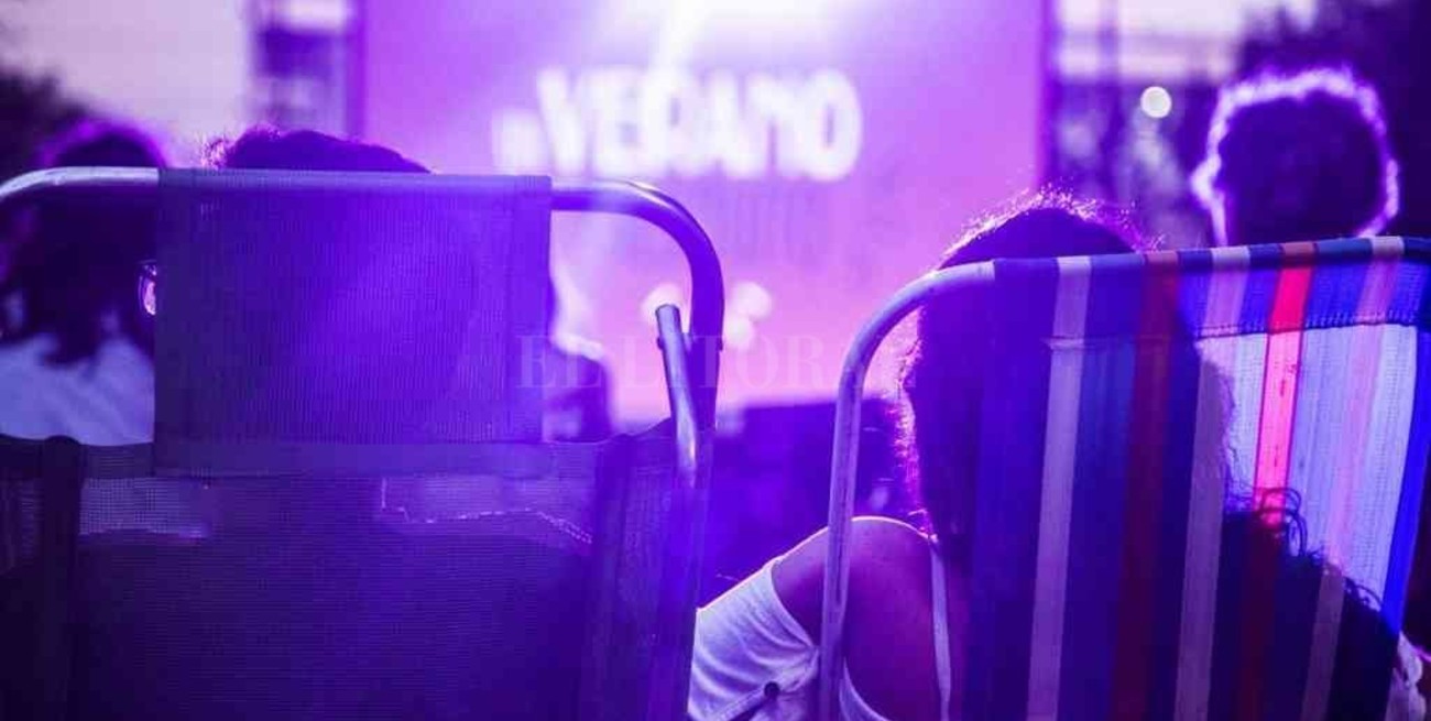 "Cine a la Reposera": el ciclo rosarino recorrerá todos los distritos