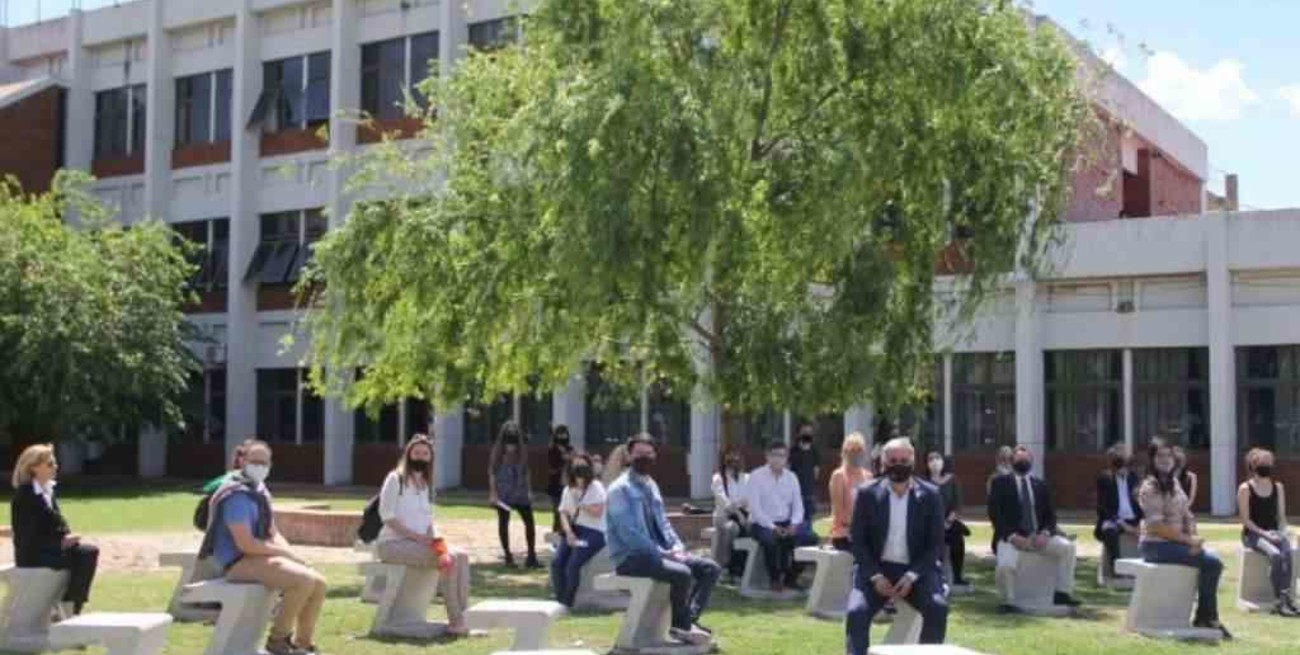 La Universidad Nacional de Rosario inauguró su primera aula a cielo abierto