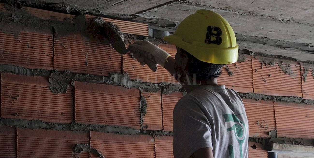 Se liberan algunas actividades excepto en Santa Fe y Rosario