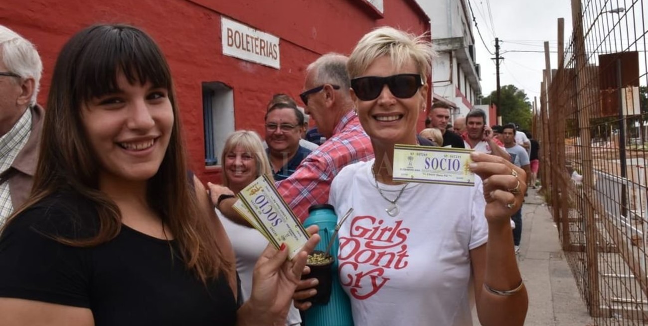 Los hinchas Tatengues ya canjean sus entradas para la Copa Sudamericana