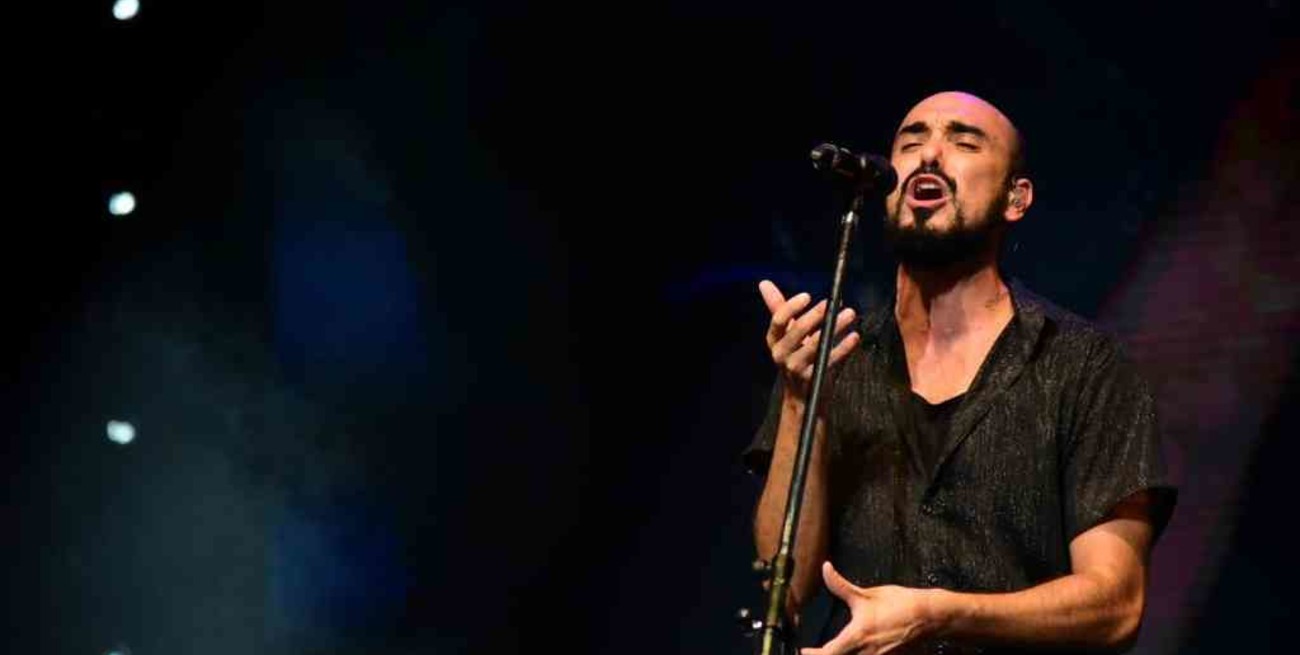 Abel Pintos cautivó en la tercera noche del Festival de Villa María