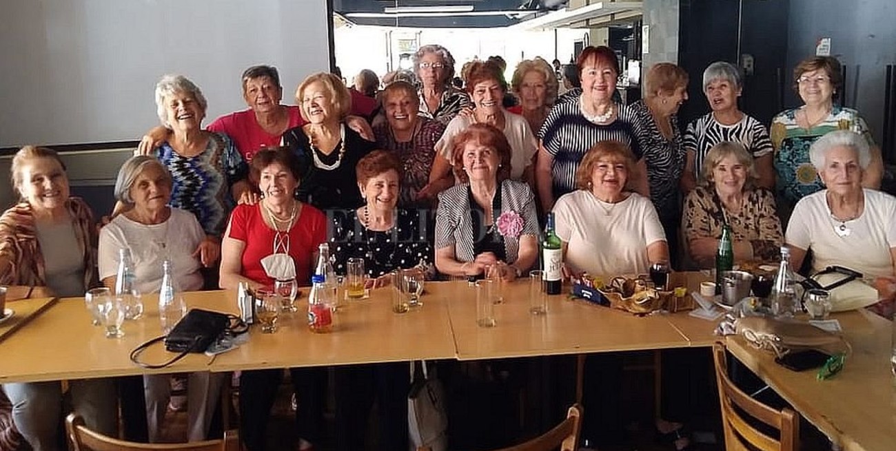 Línea directa: "pérdida de agua", "nuevo contrato pero sin sueldo" y otros mensajes