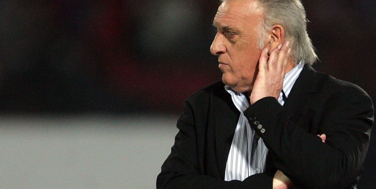 El "Coco" Basile recibió el alta médica tras estar internado con coronavirus