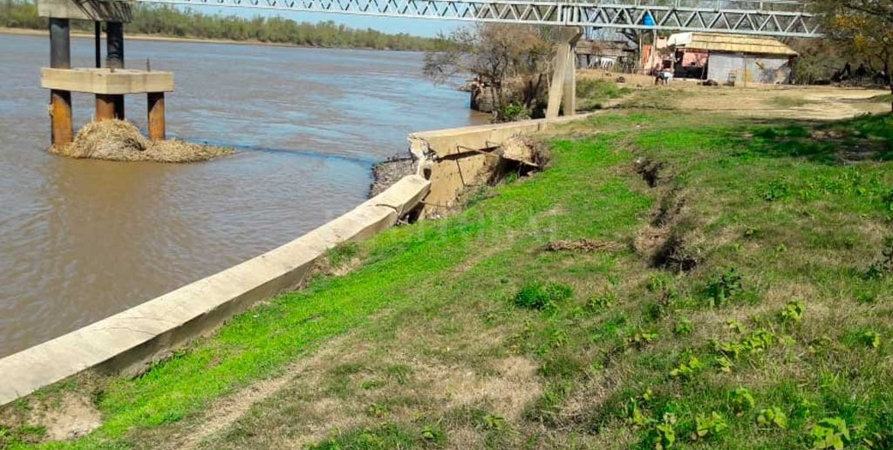 Preocupan desmoronamientos en la zona de la toma de agua de Colastiné norte