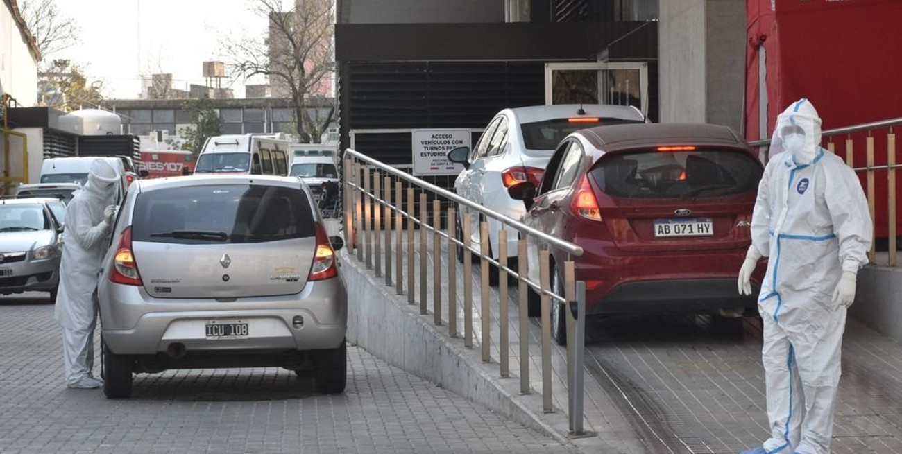 Largas filas en Cemafe para hacerse el hisopado: ya se realizaron 2.000