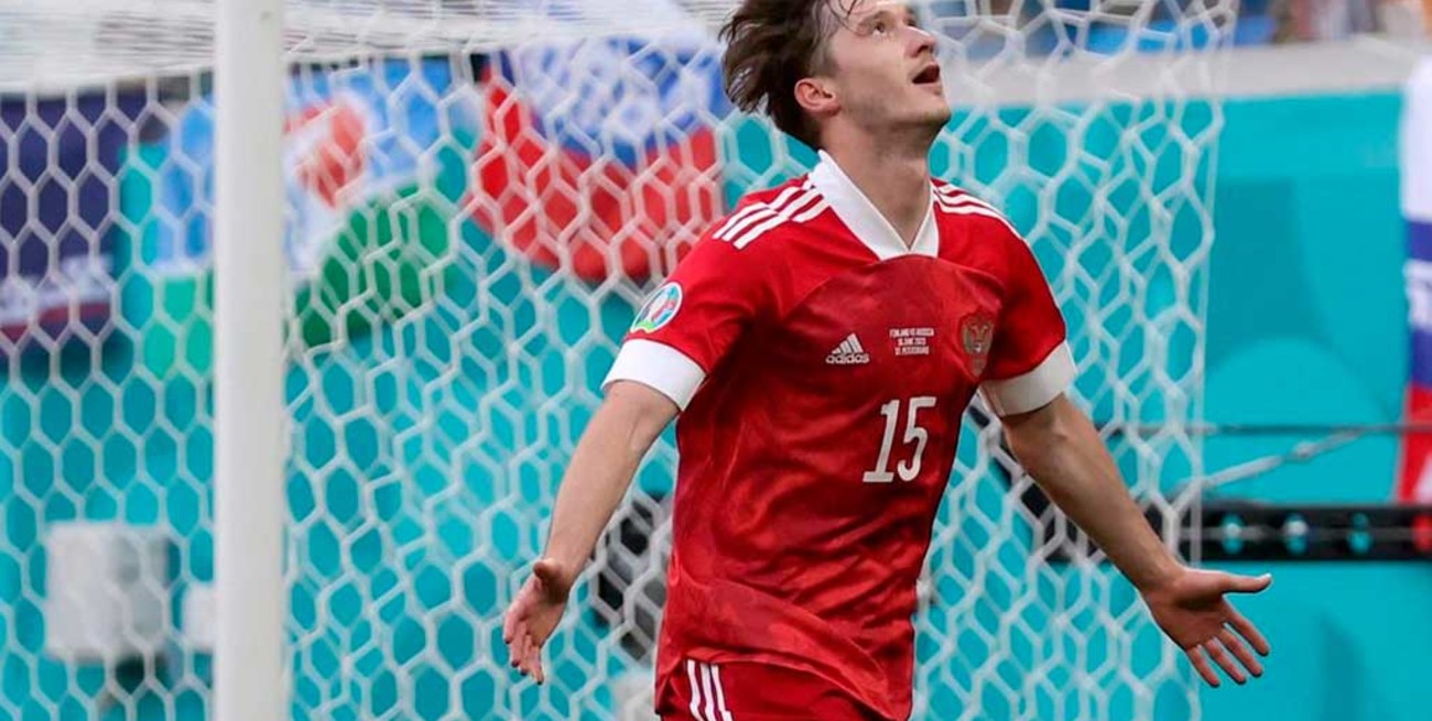 Rusia venció a Finlandia por 1 a 0, en su primer triunfo en la Eurocopa