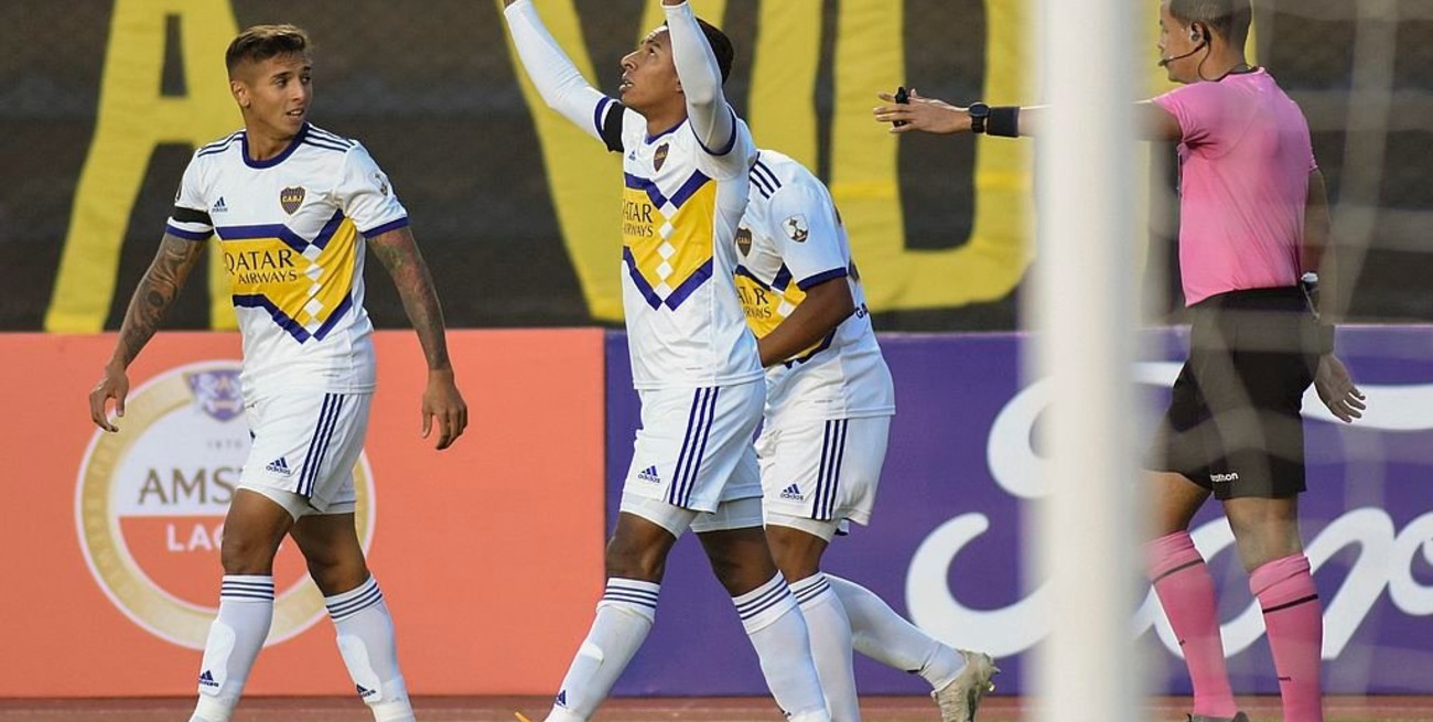 Boca debutó con victoria ante The Strongest en la altura de La Paz