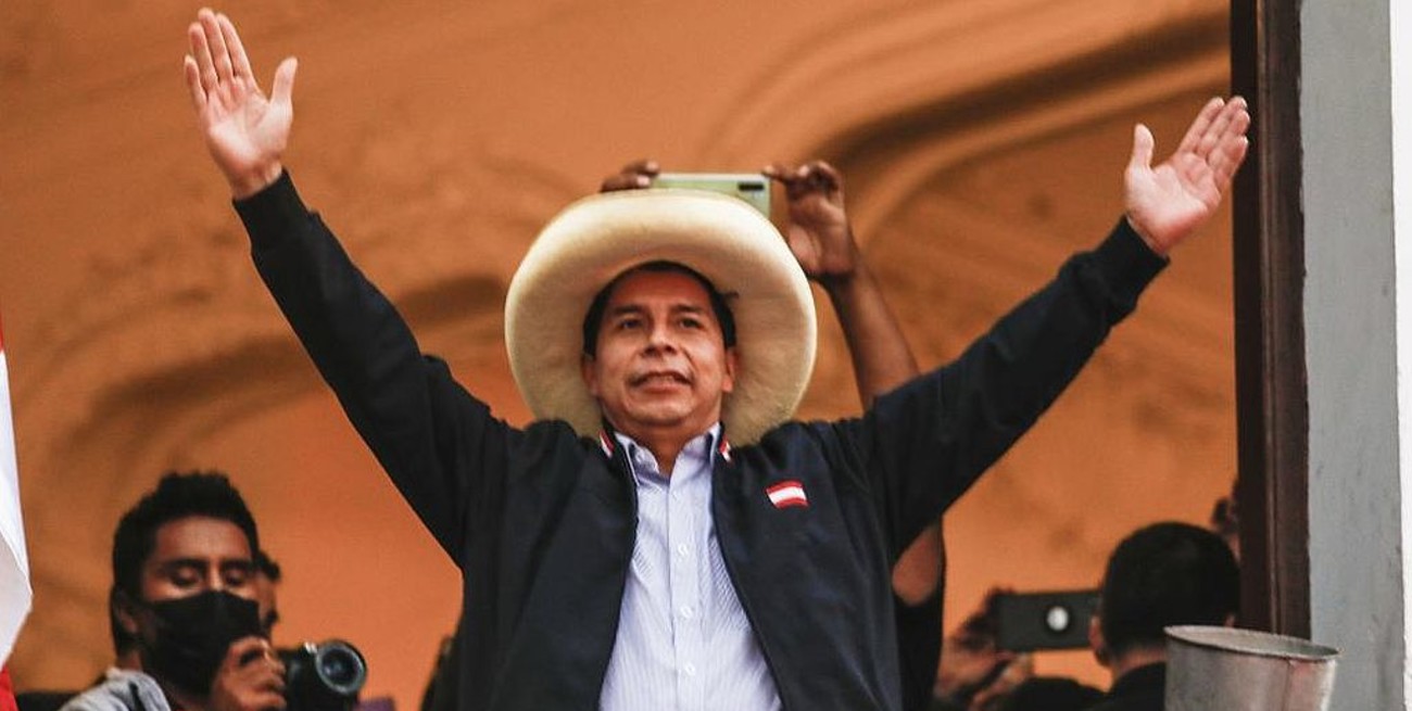 Pedro Castillo es oficialmente el presidente electo de Perú