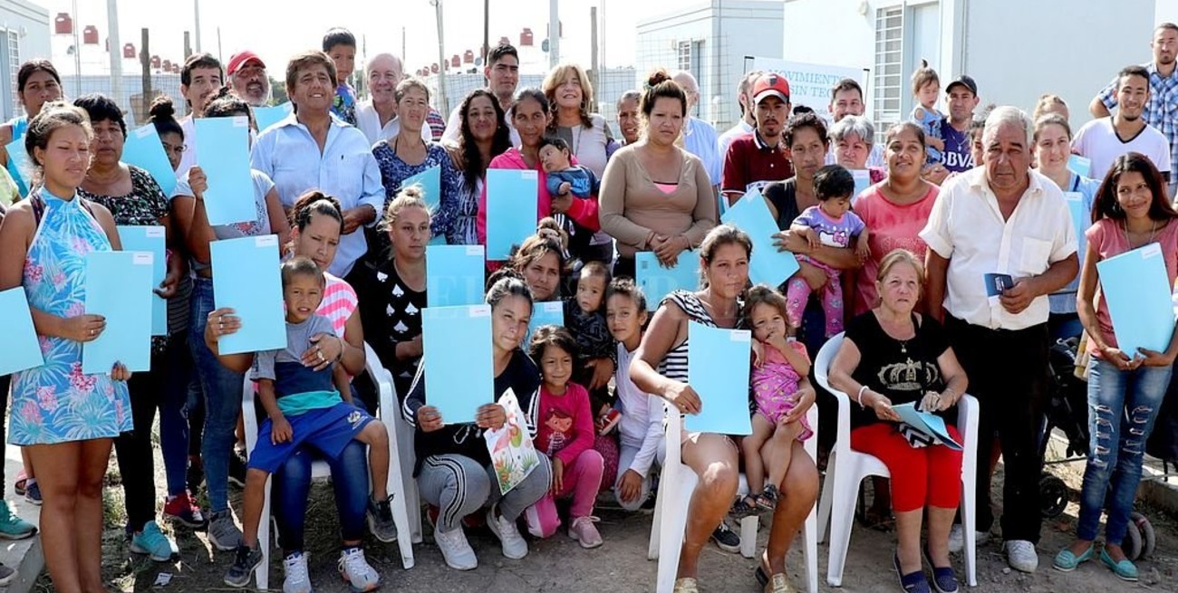 Techos dignos por ranchos: otorgan 30 viviendas que intentaron ser usurpadas