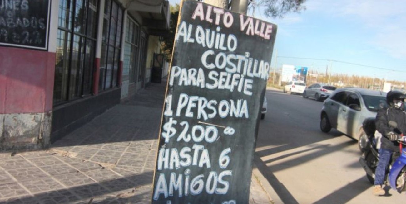 Una carnicería neuquina ofrece alquilar un "costillar para selfie" y se vuelve viral