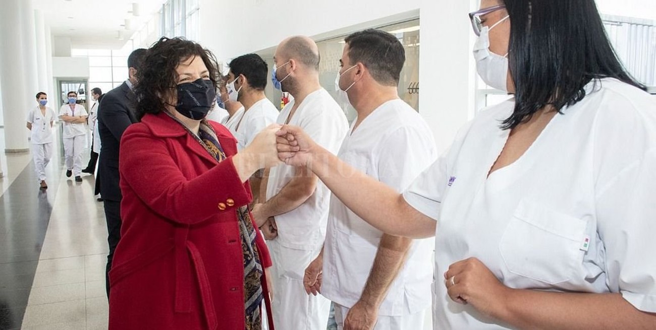 Vizzotti: "Hay que llegar al otoño con toda la población vacunada con dos dosis y refuerzo"